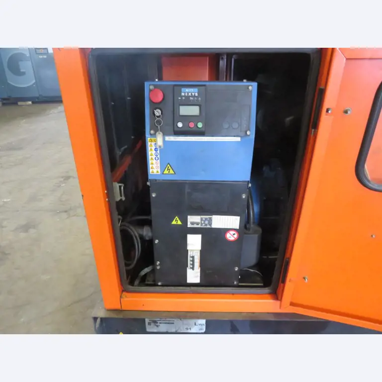 Různé kompresory, generátory a chladicí sušičky-6