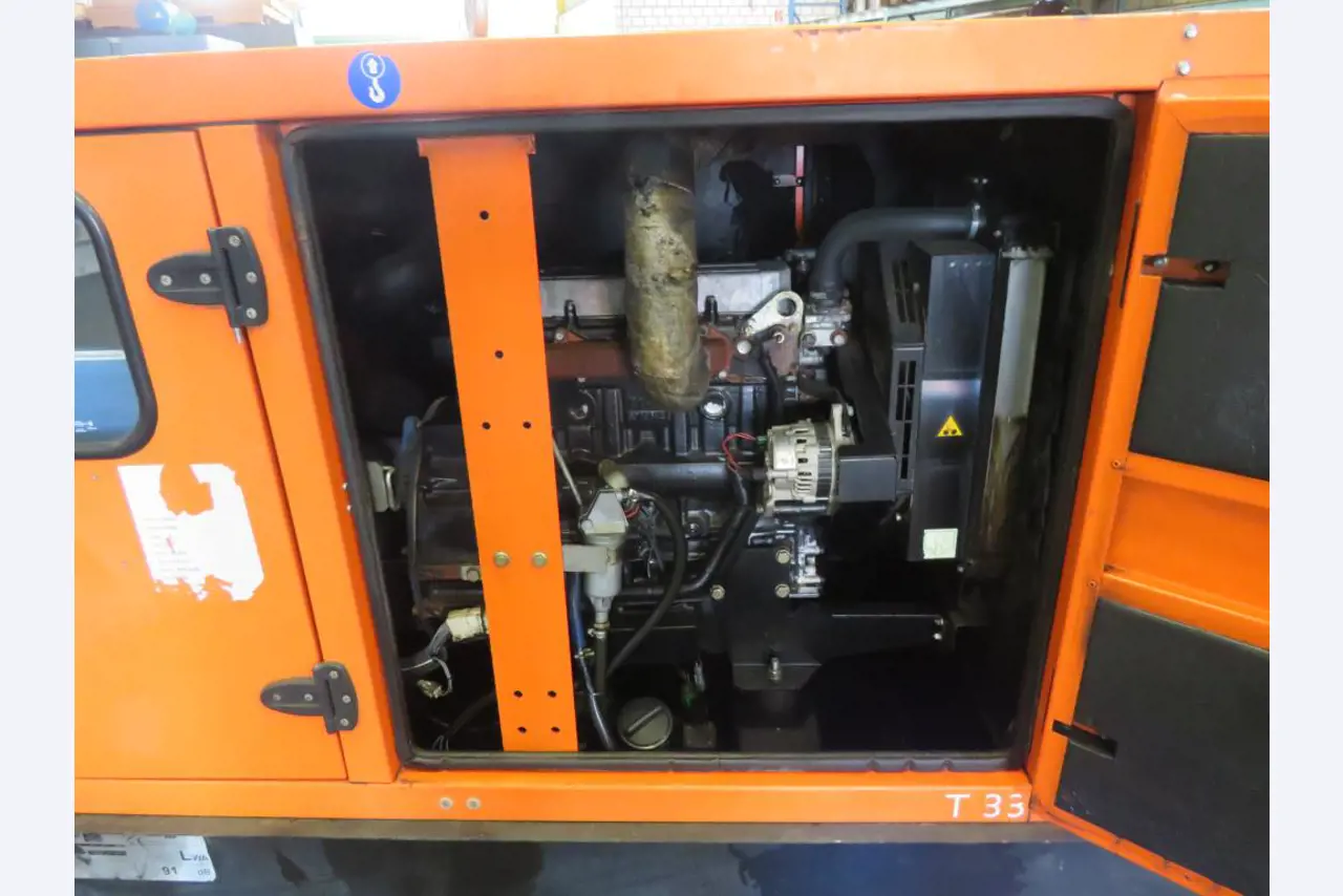 Různé kompresory, generátory a chladicí sušičky-7