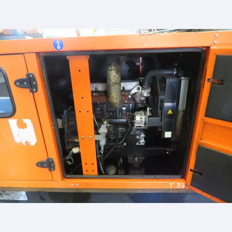 Různé kompresory, generátory a chladicí sušičky-7