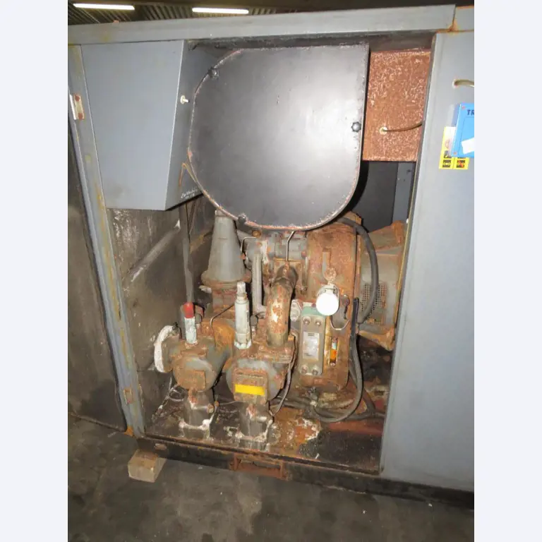 Various compressors, generators and refrigeration dryers-11