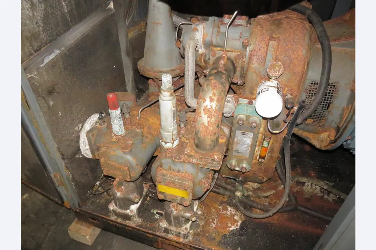 Various compressors, generators and refrigeration dryers-12