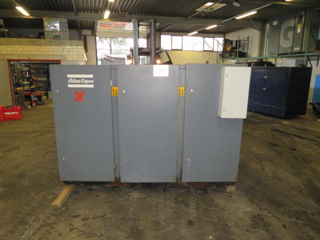 Various compressors, generators and refrigeration dryers-3
