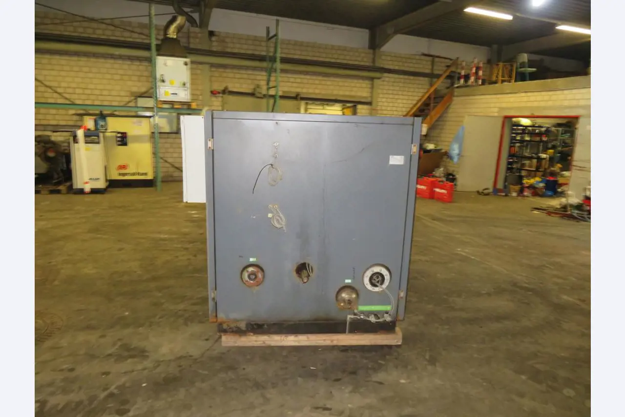 Various compressors, generators and refrigeration dryers-4
