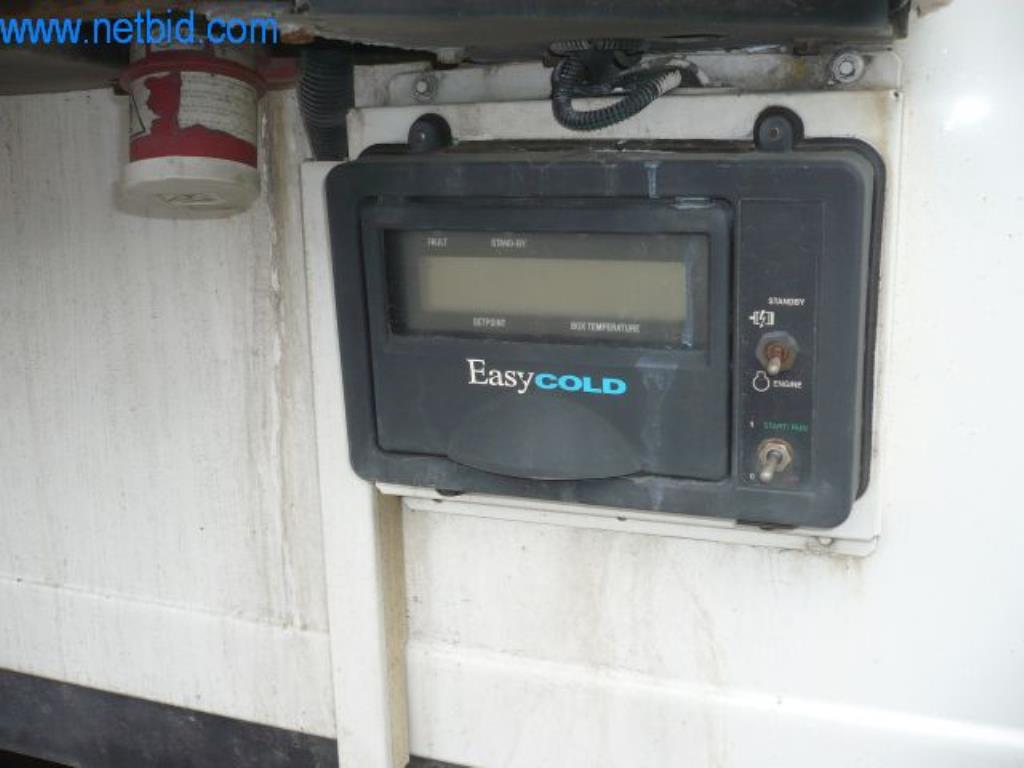 Vybavení autoservisů, pneumatiky pro nákladní a osobní automobily, chladírenské přívěsy-2