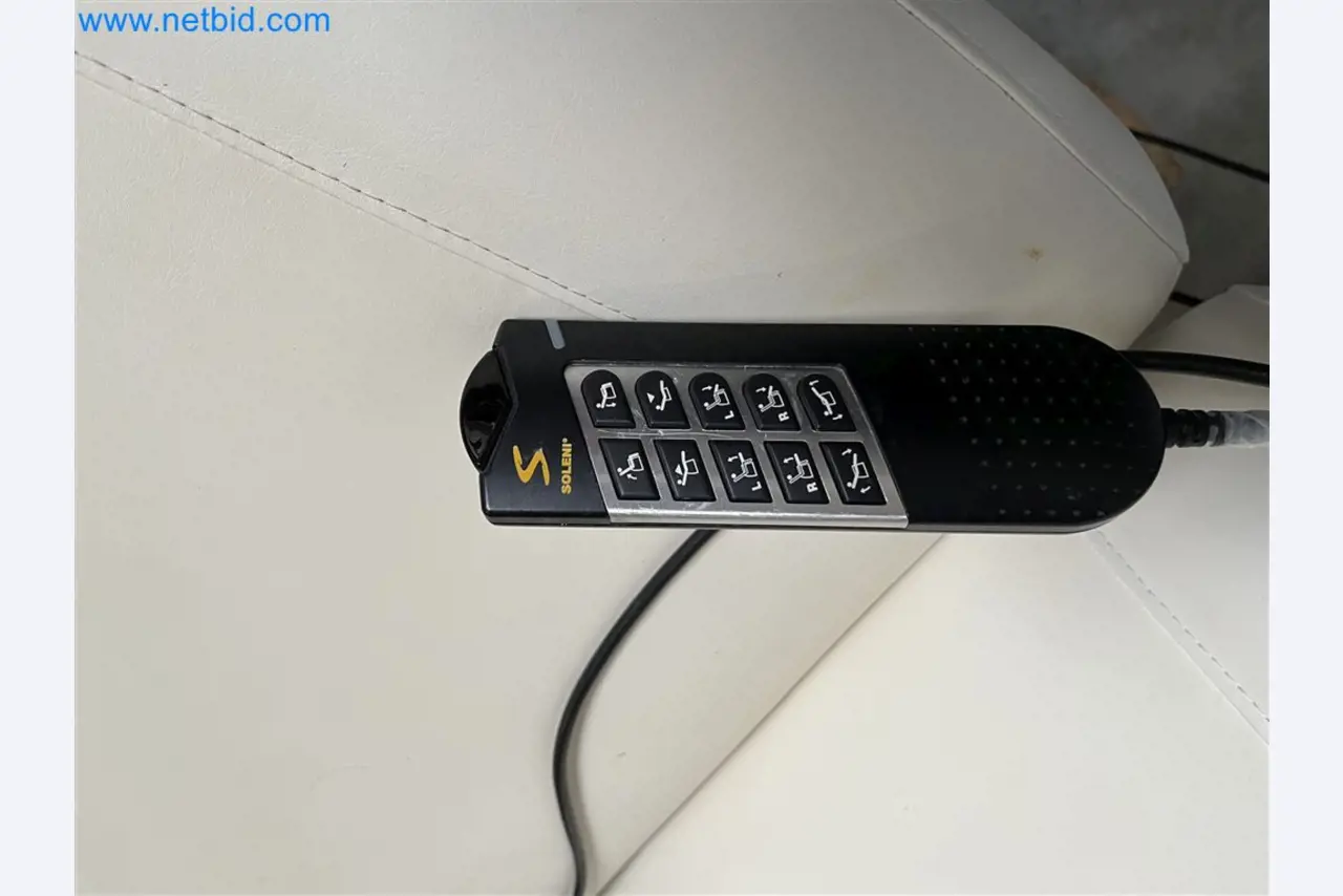 Técnica de un salón de belleza para reducir el tejido adiposo-3