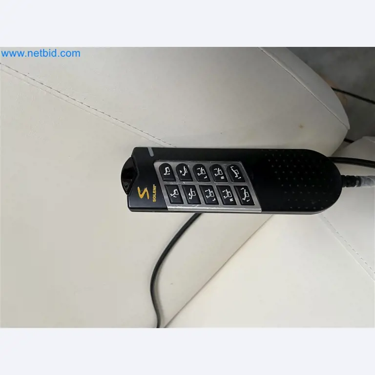 Técnica de un salón de belleza para reducir el tejido adiposo-3