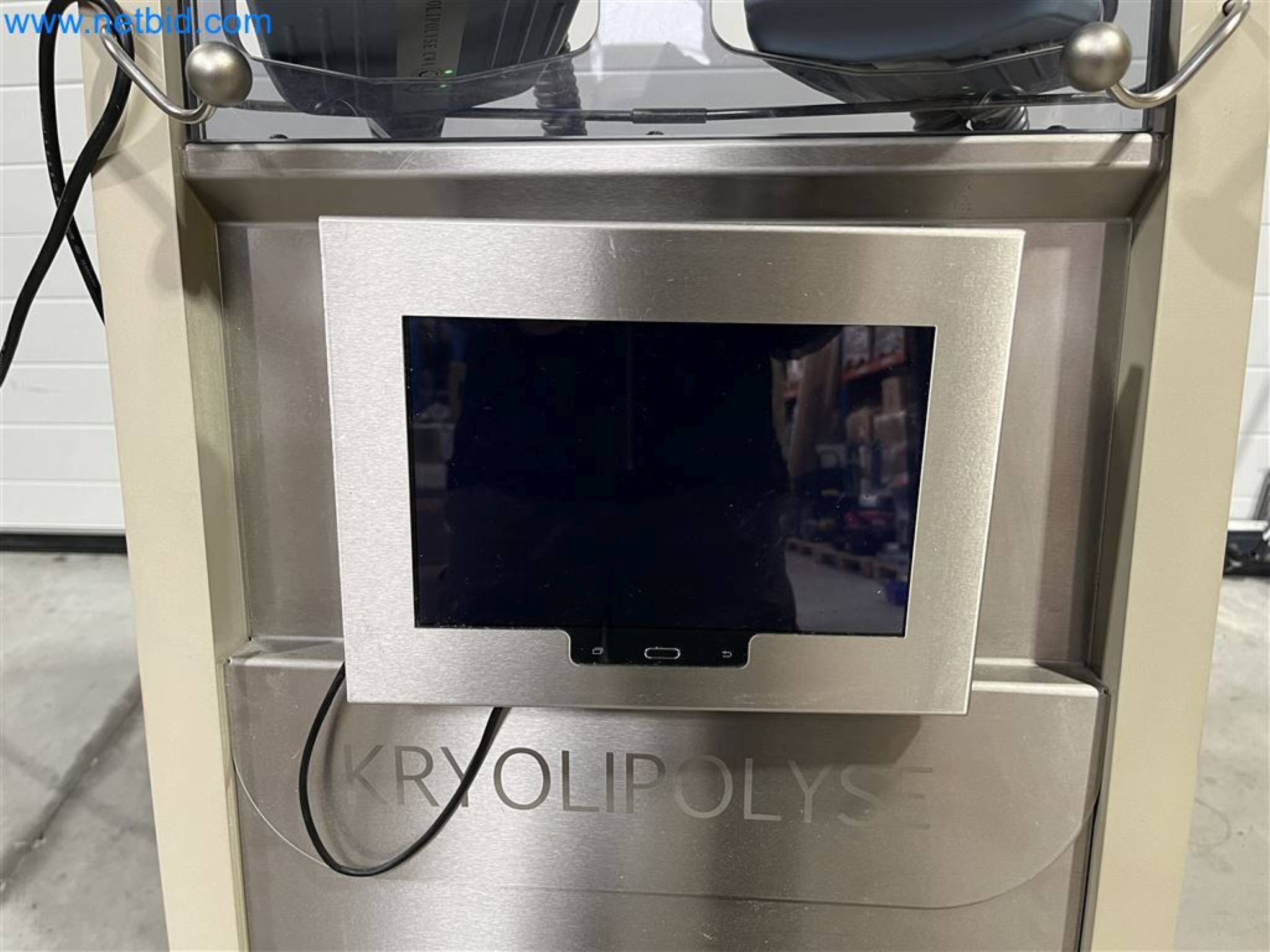 Técnica de un salón de belleza para reducir el tejido adiposo-2