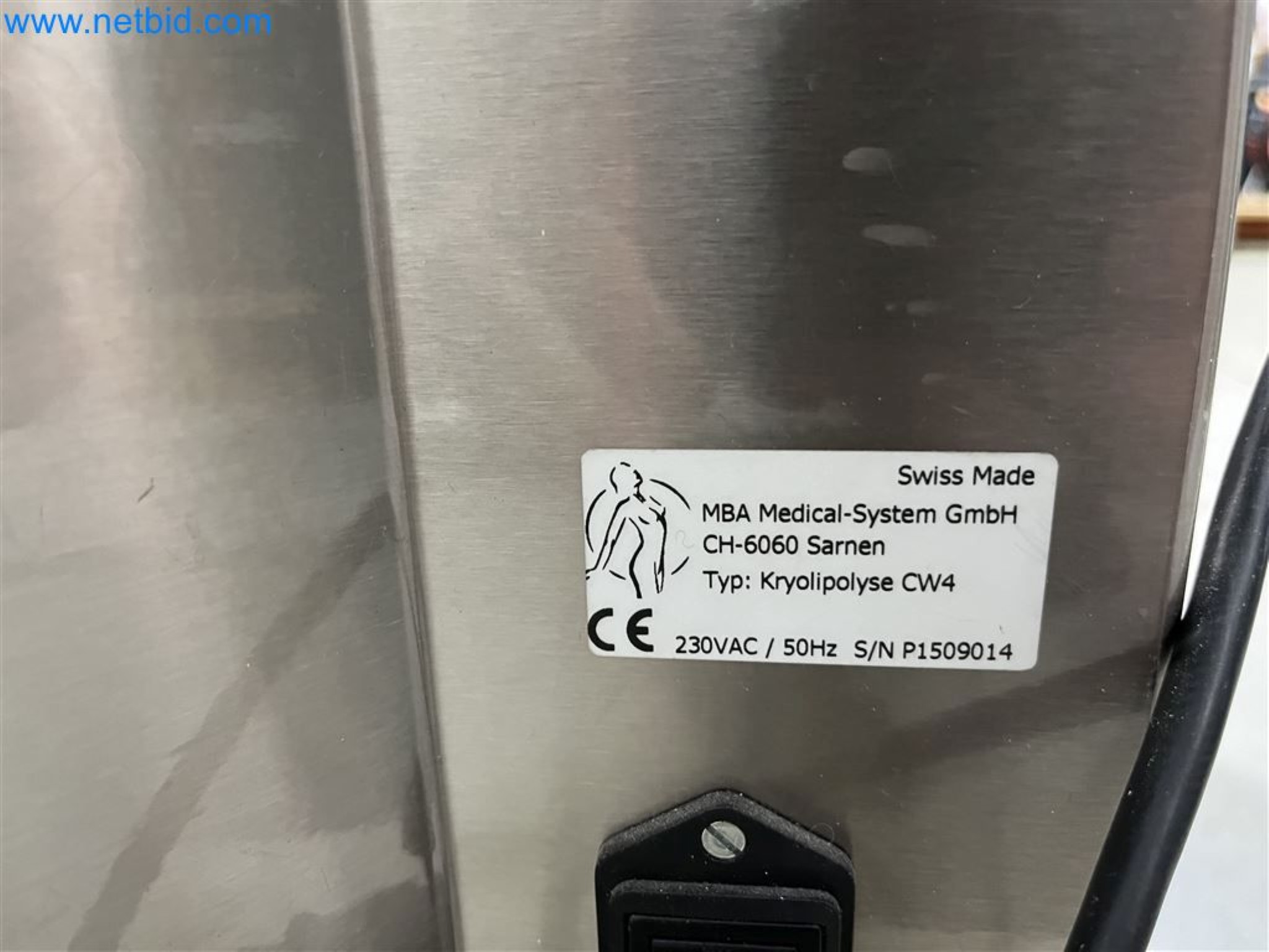 Técnica de un salón de belleza para reducir el tejido adiposo-3