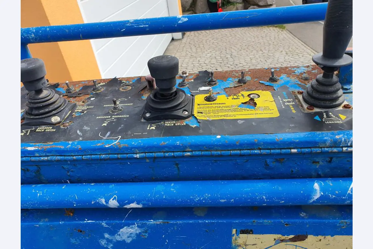 Stroje na malování, sádrokartonové konstrukce a fasádní konstrukce-8