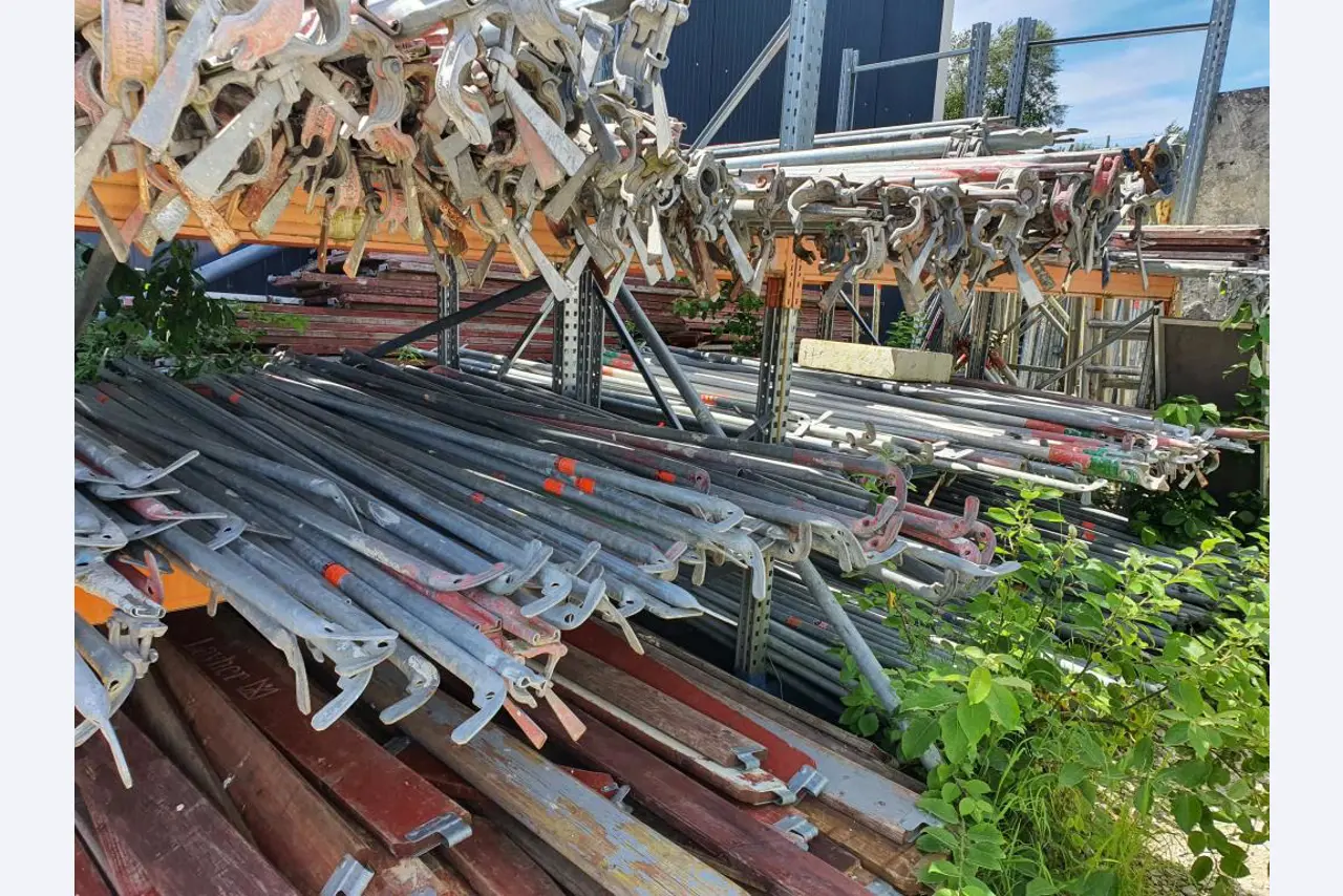 Machines voor schilderen, gipsplatenbouw en gevelbouw-21