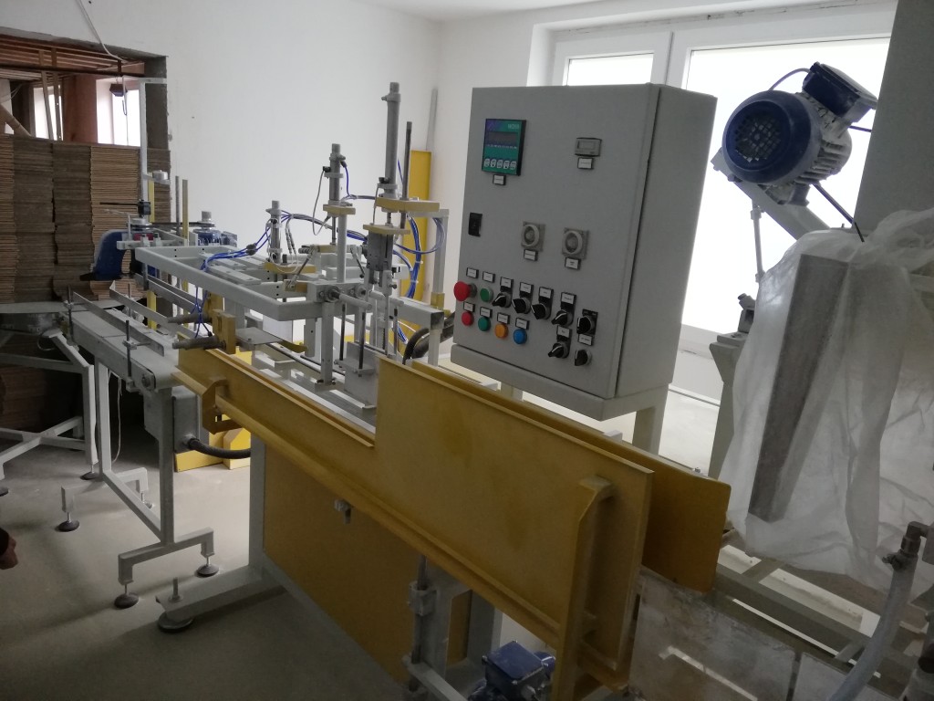 Installation de remplissage (de farine) avec pré-silo et convoyeur, Riffaldi-1