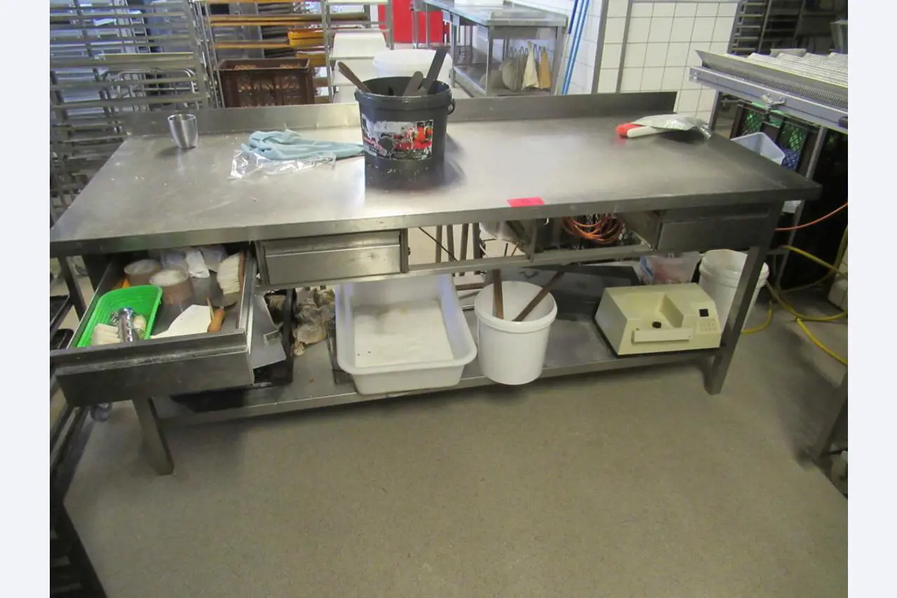 Máquinas e equipamentos de produção de panificação para uma padaria-1