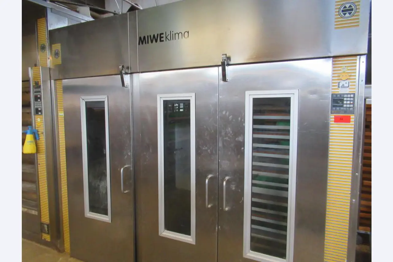 Stroji in oprema za proizvodnjo pekovskih izdelkov v pekarni-1