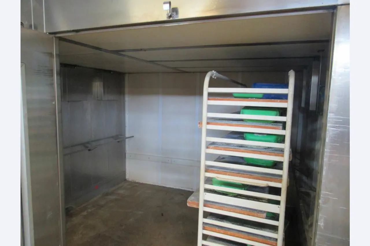 Stroji in oprema za proizvodnjo pekovskih izdelkov v pekarni-3