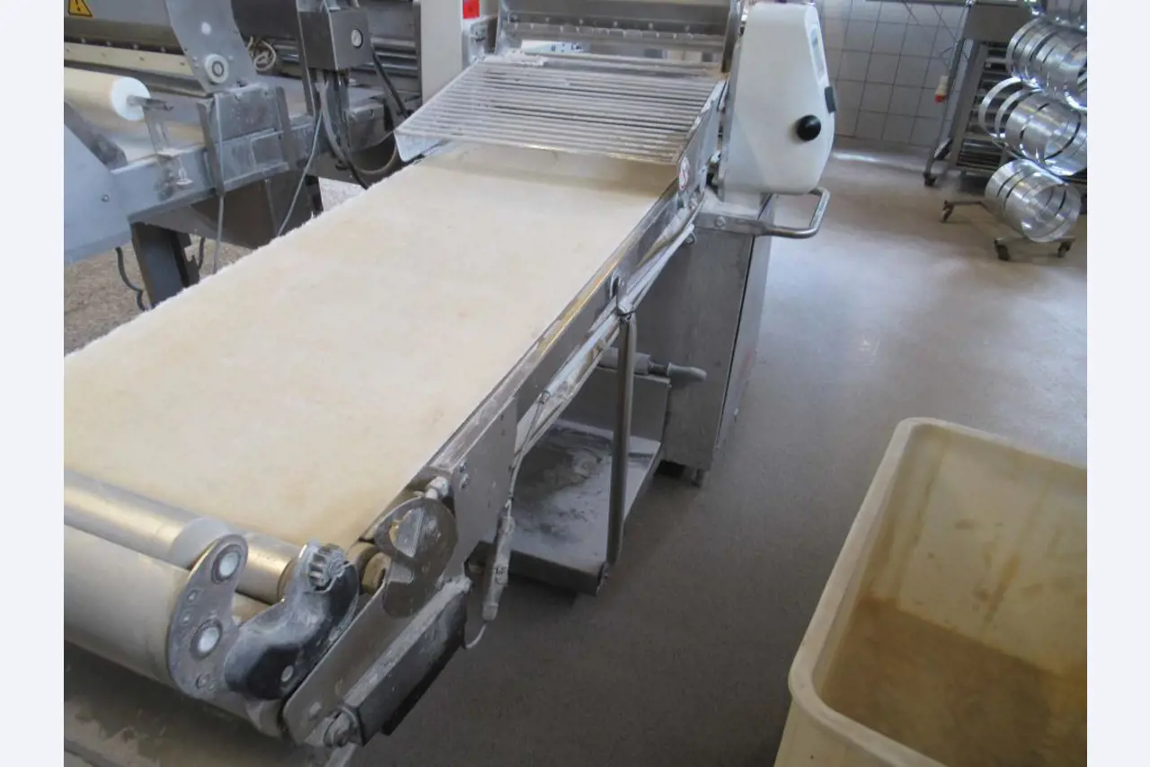 Bäckereiproduktionsmaschinen- und Ausstattung einer Bäckerei-4