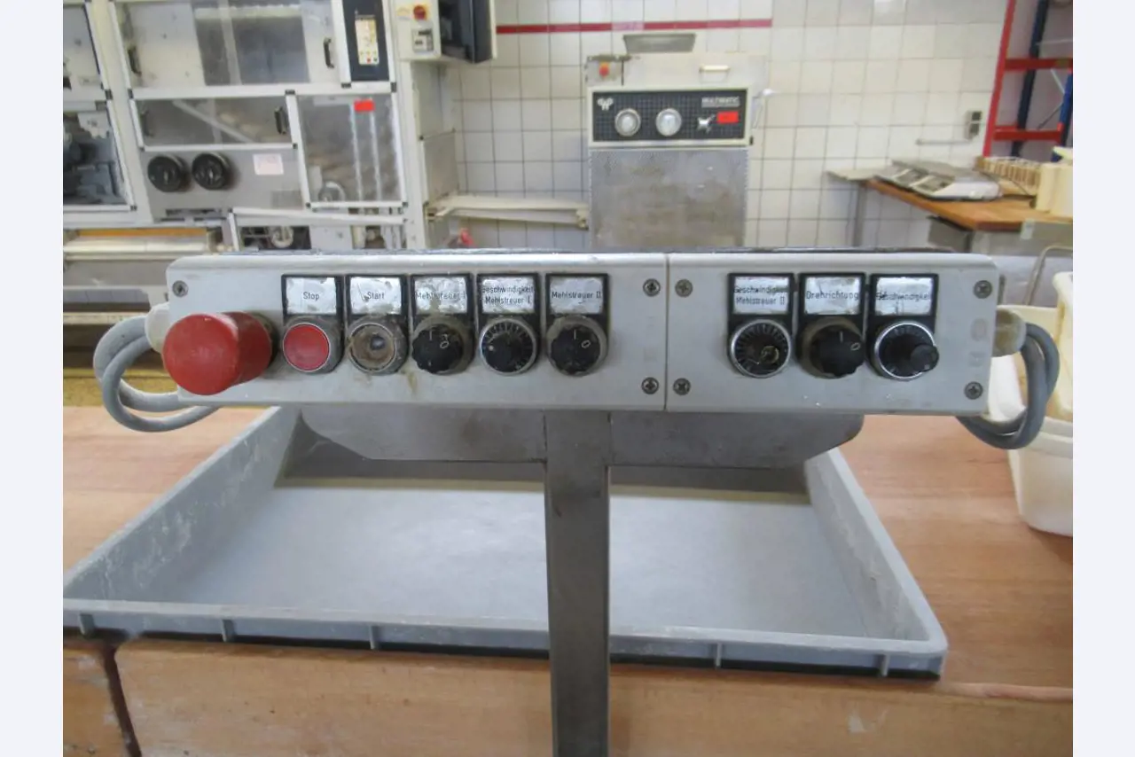 Bäckereiproduktionsmaschinen- und Ausstattung einer Bäckerei-4