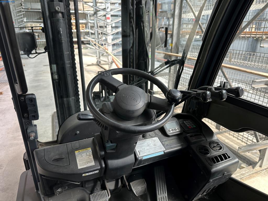 Flurfördergeräte Lagertechnik und Bandsägeautomat-3