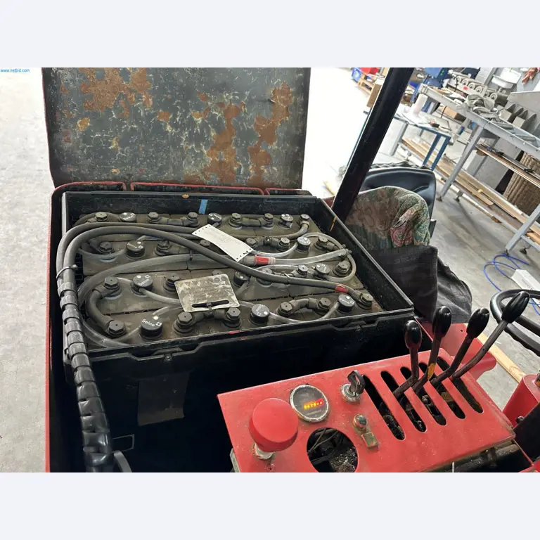 Flurfördergeräte Lagertechnik und Bandsägeautomat-3