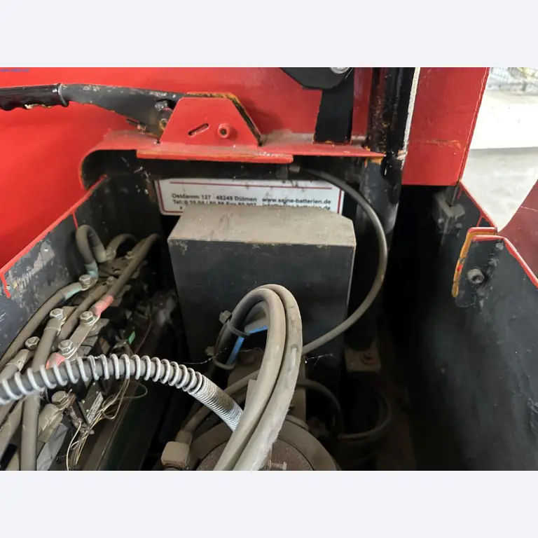 Flurfördergeräte Lagertechnik und Bandsägeautomat-7