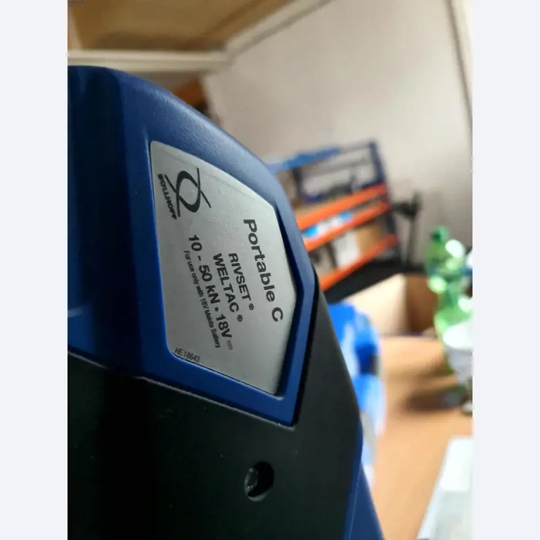 dobře udržované stroje a elektrické příslušenství z oblasti elektrického vytápění.-3