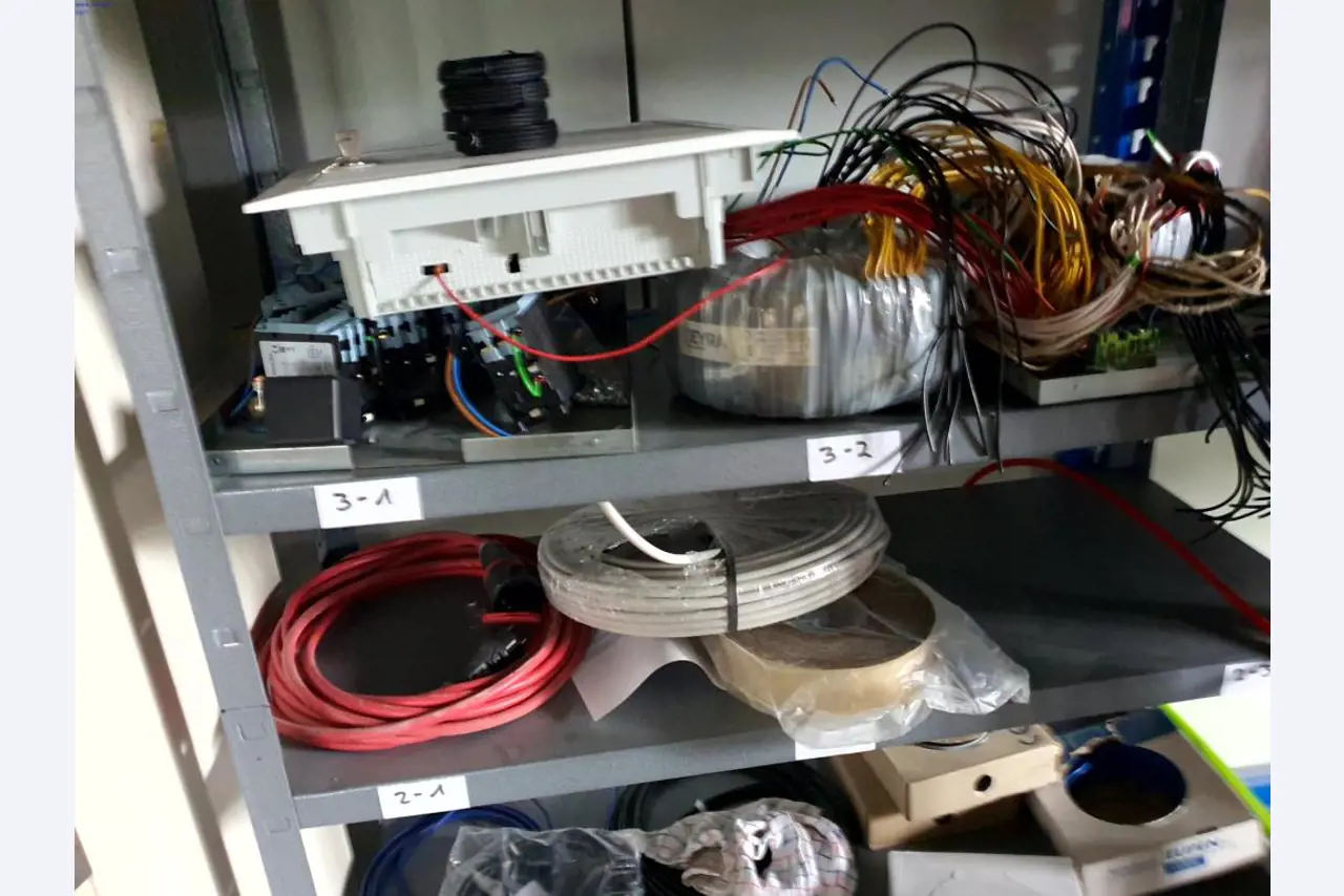 dobro vzdrževani stroji in električni pripomočki s področja električnega ogrevanja-2