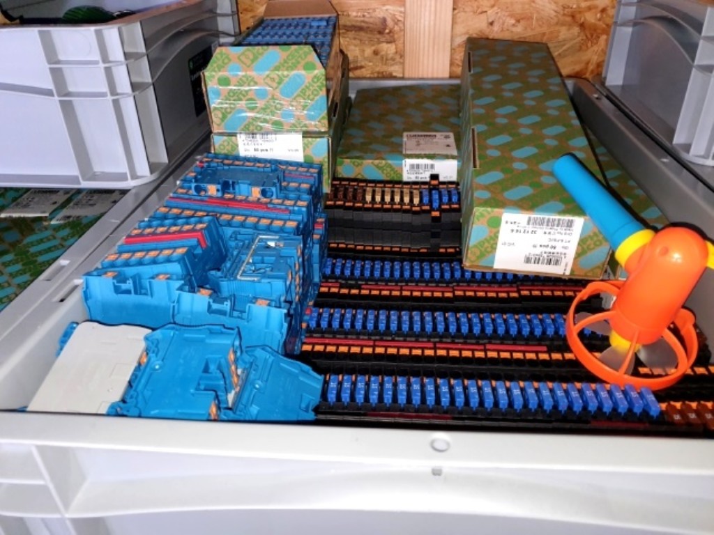 Machines and electrical accessories from the electrical heating sector-5