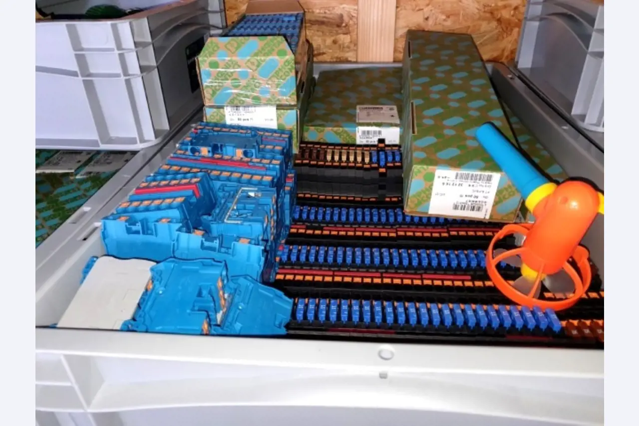 dobro vzdrževani stroji in električni pripomočki s področja električnega ogrevanja-5