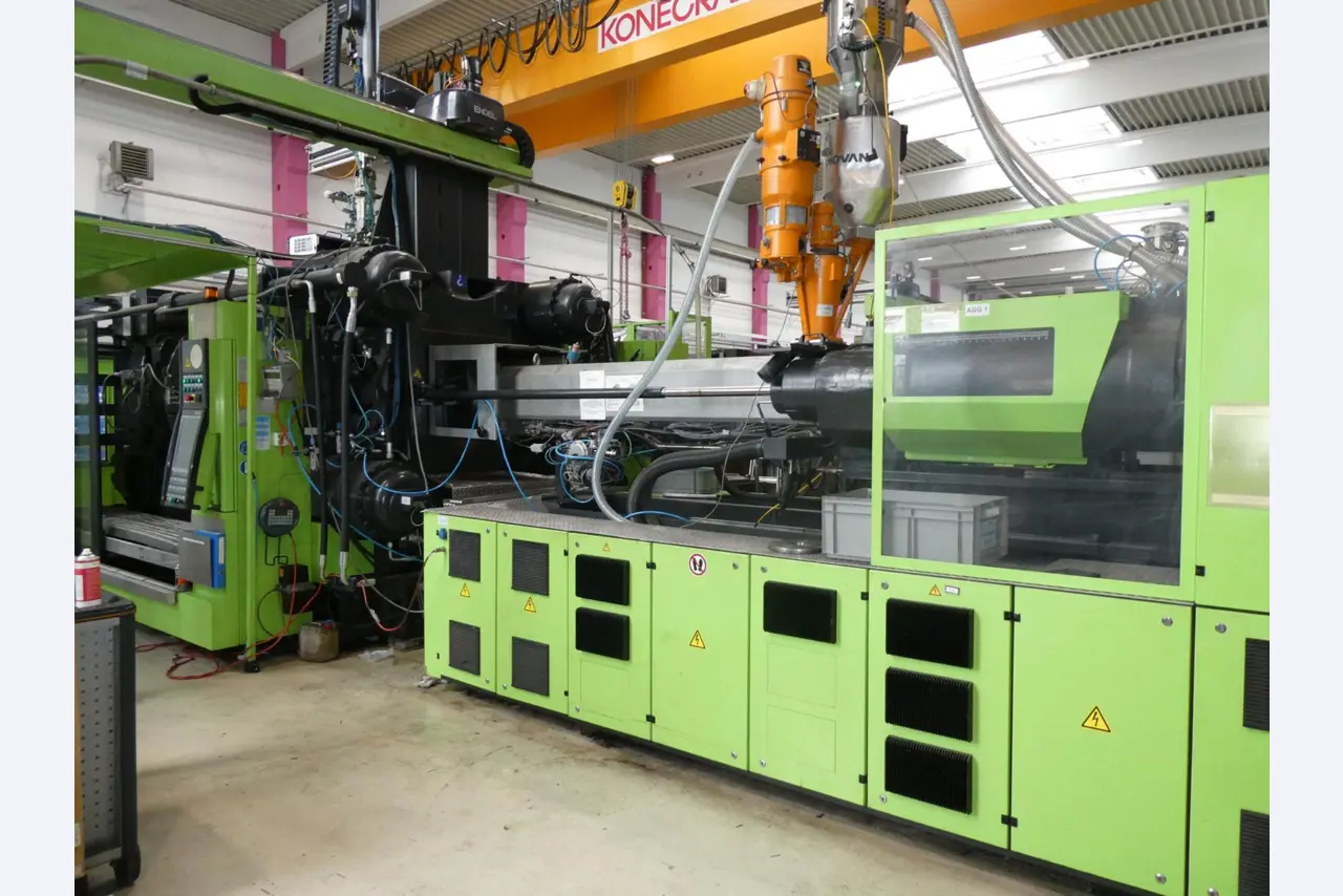 Engel injection molding machines and machines from the plastics industry-2