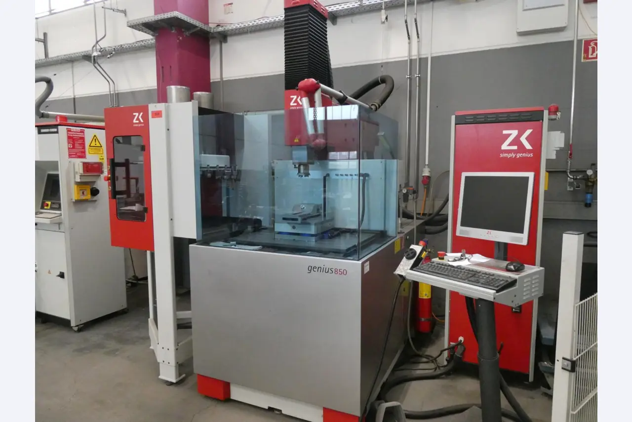 Engel injection molding machines and machines from the plastics industry-18