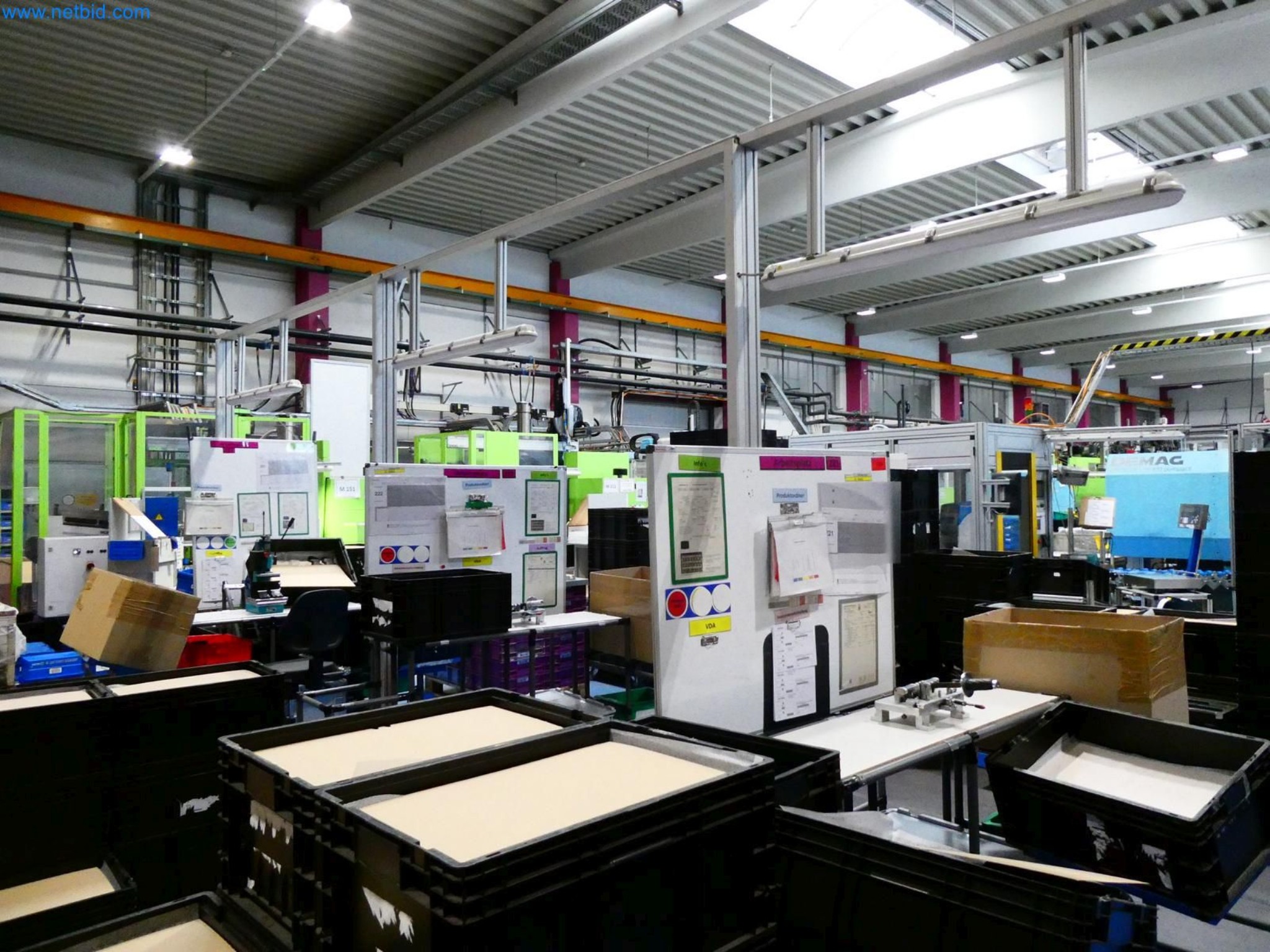 Engel Spritzgießmaschinen und Maschinen aus der Kunststoffindustrie-2