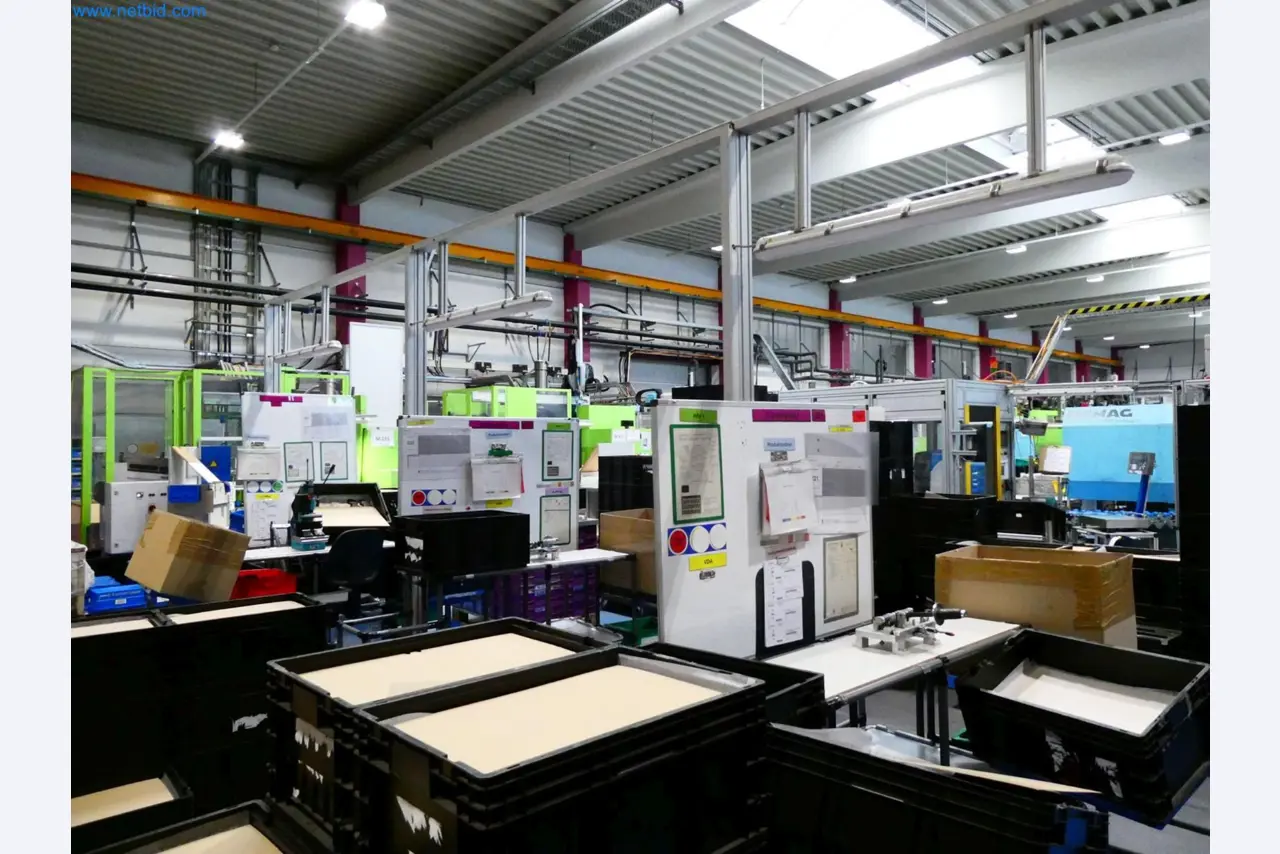 Engel Spritzgießmaschinen und Maschinen aus der Kunststoffindustrie-2