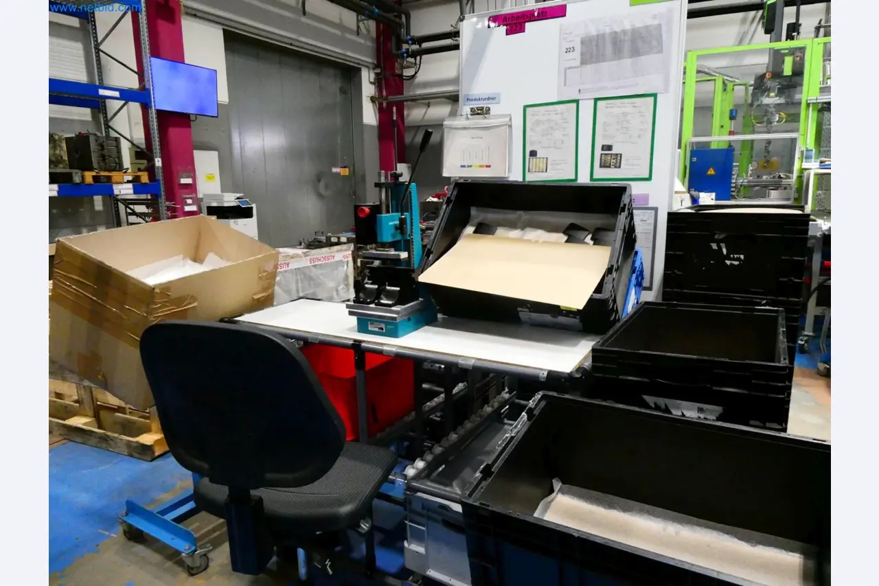 Engel Spritzgießmaschinen und Maschinen aus der Kunststoffindustrie-4