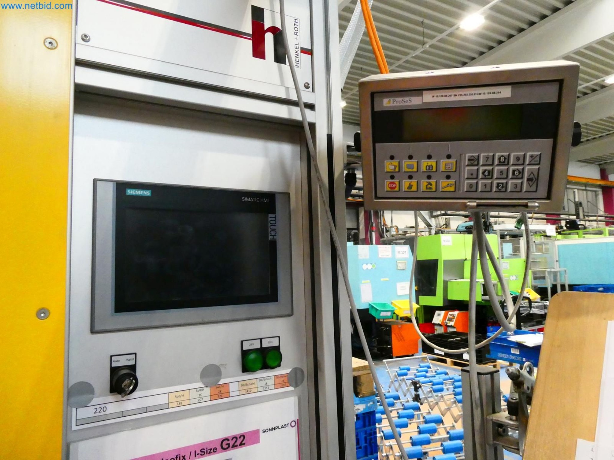 Engel Spritzgießmaschinen und Maschinen aus der Kunststoffindustrie-6