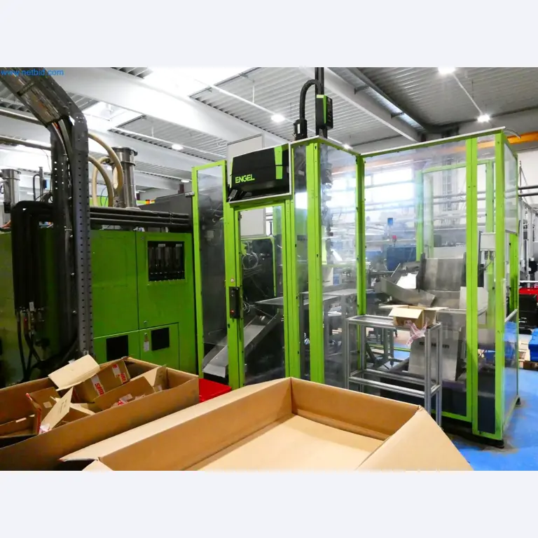Engel Spritzgießmaschinen und Maschinen aus der Kunststoffindustrie-11