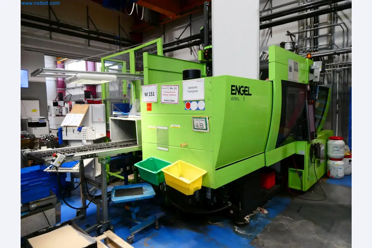 Engel Spritzgießmaschinen und Maschinen aus der Kunststoffindustrie-1