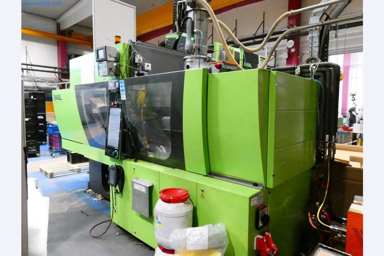 Engel Spritzgießmaschinen und Maschinen aus der Kunststoffindustrie-3