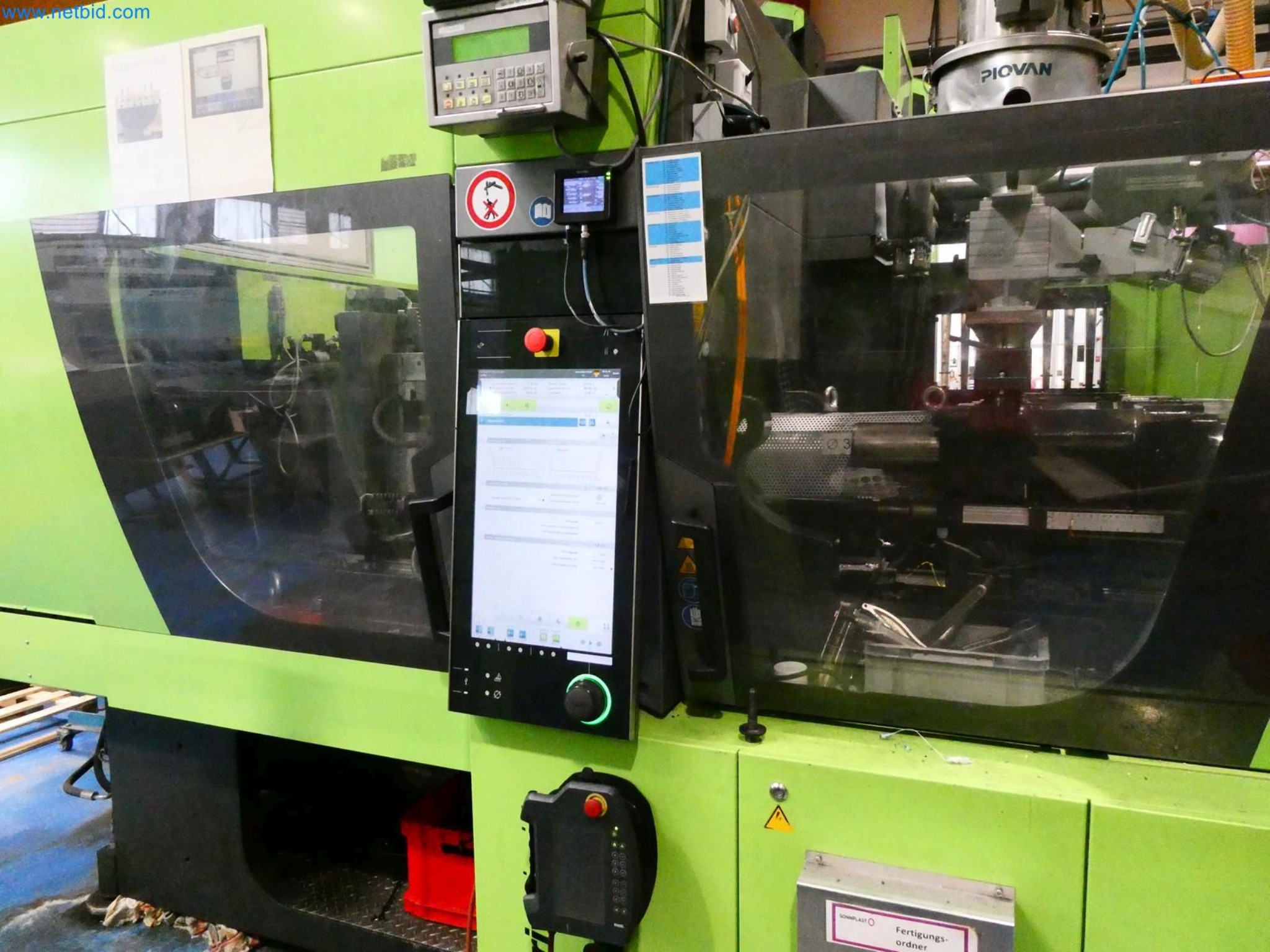 Engel Spritzgießmaschinen und Maschinen aus der Kunststoffindustrie-6