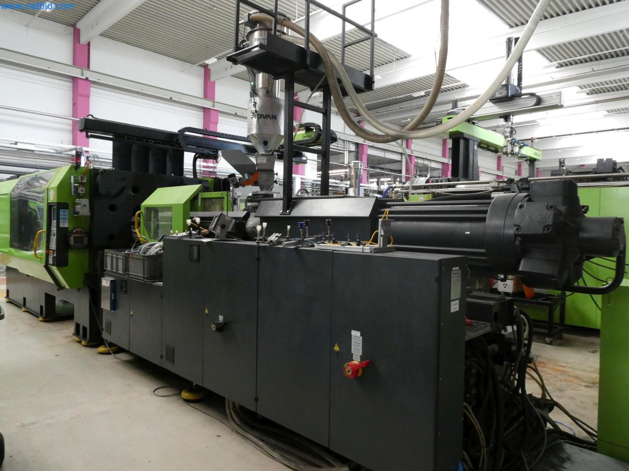 Engel Spritzgießmaschinen und Maschinen aus der Kunststoffindustrie-1