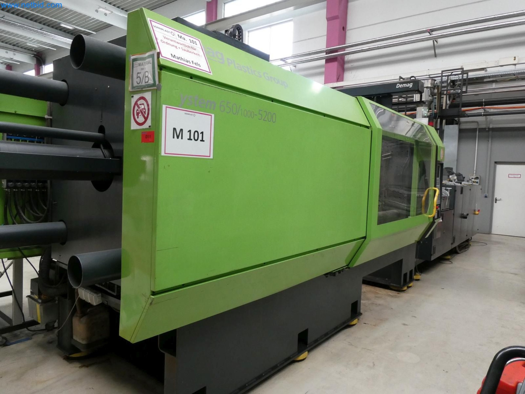 Engel Spritzgießmaschinen und Maschinen aus der Kunststoffindustrie-2
