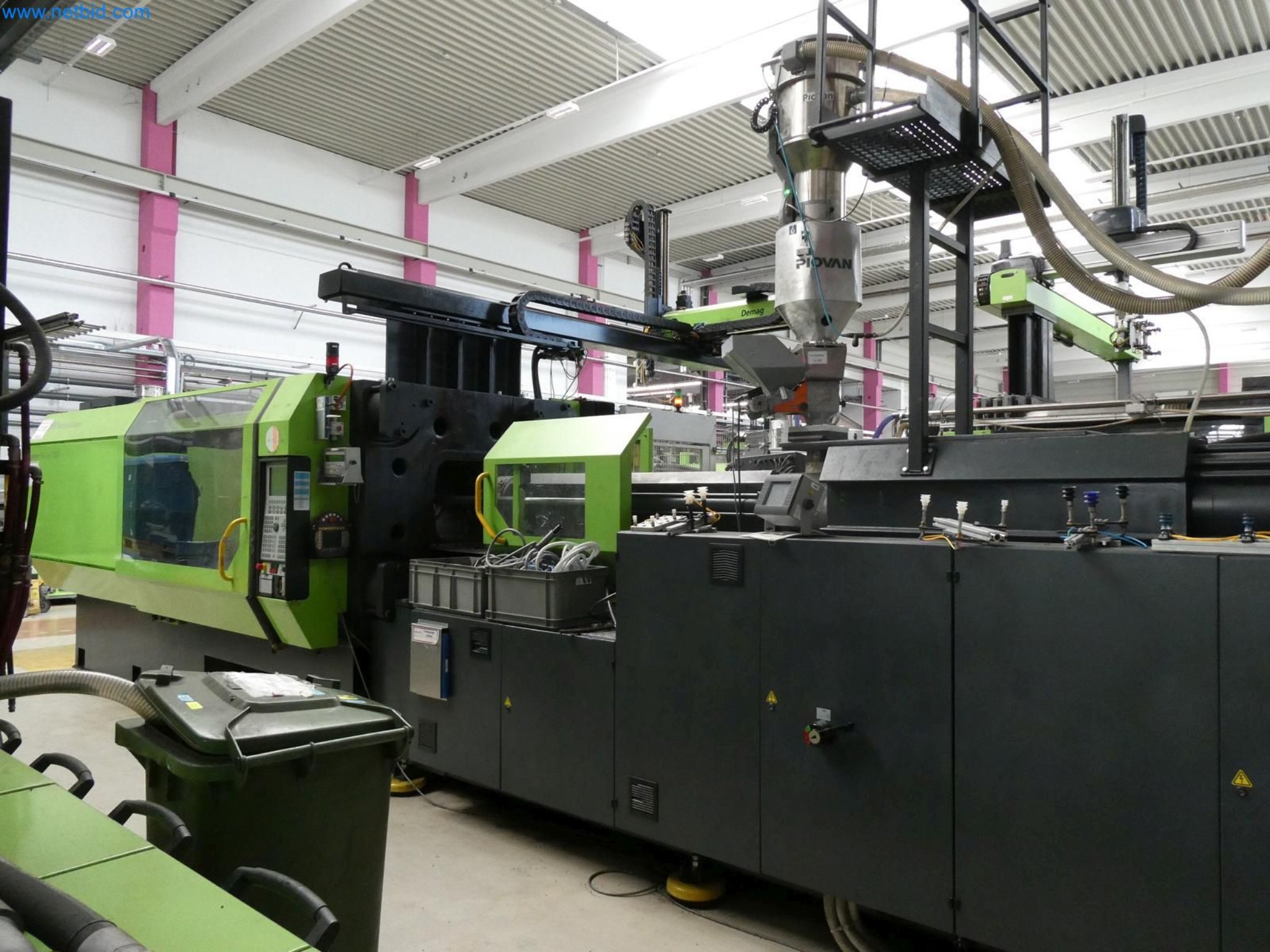 Engel Spritzgießmaschinen und Maschinen aus der Kunststoffindustrie-3