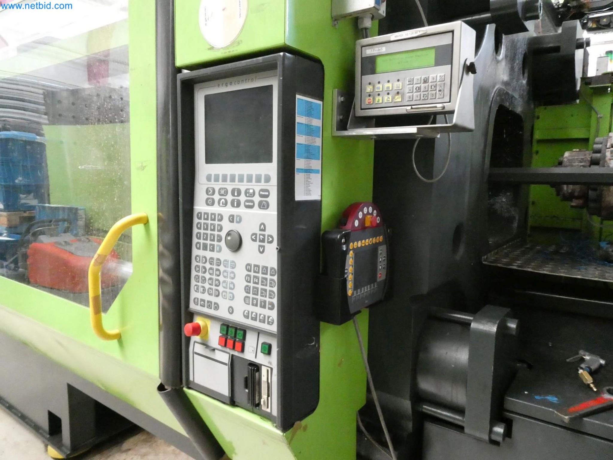 Engel Spritzgießmaschinen und Maschinen aus der Kunststoffindustrie-5