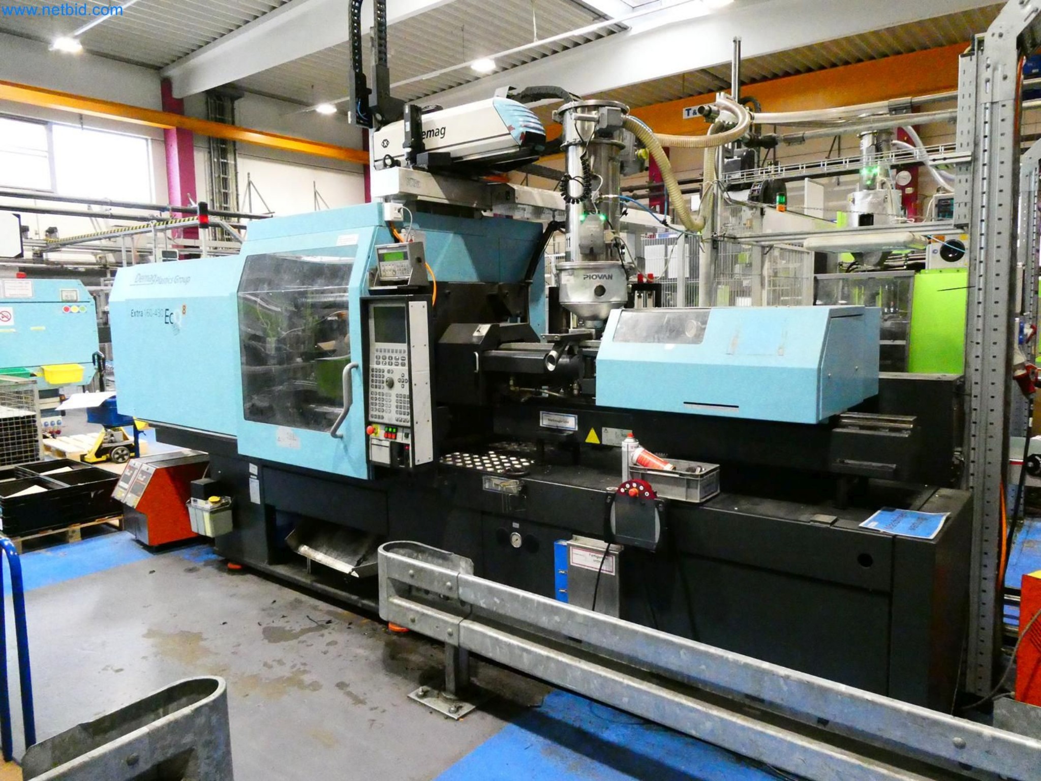 Engel Spritzgießmaschinen und Maschinen aus der Kunststoffindustrie-3