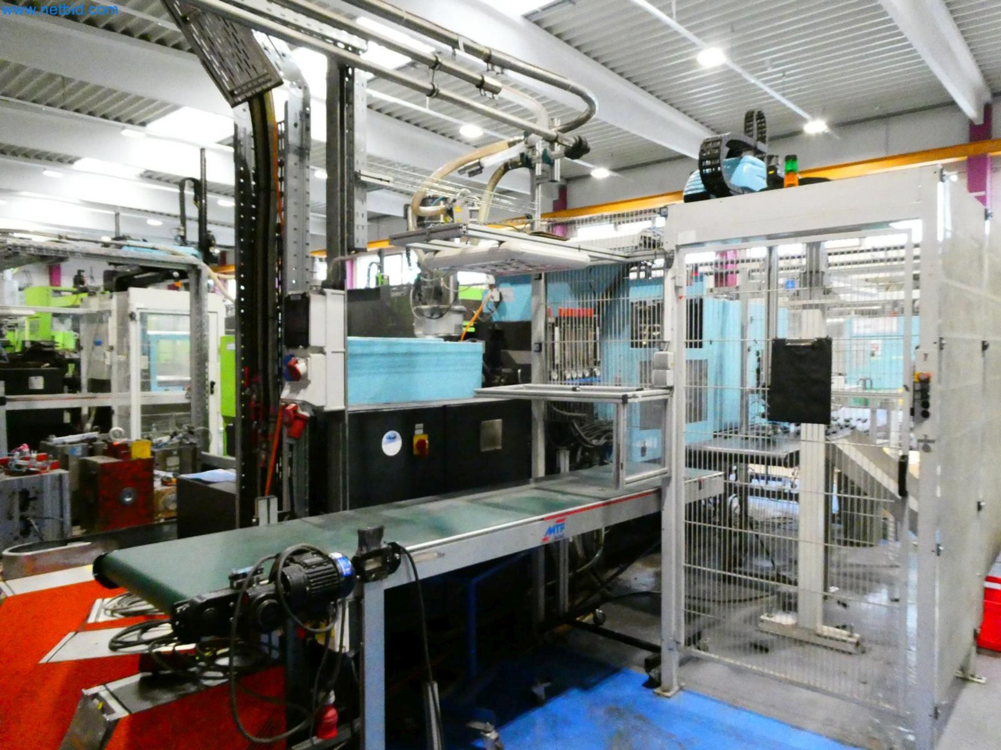 Engel Spritzgießmaschinen und Maschinen aus der Kunststoffindustrie-4