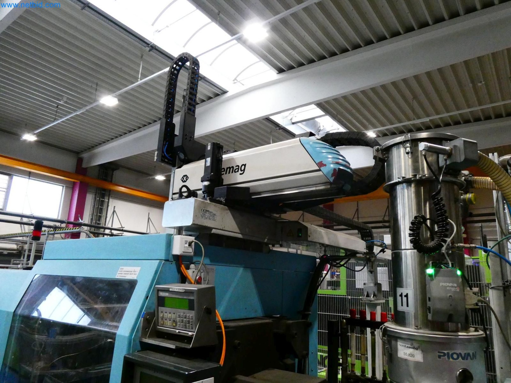 Engel Spritzgießmaschinen und Maschinen aus der Kunststoffindustrie-6