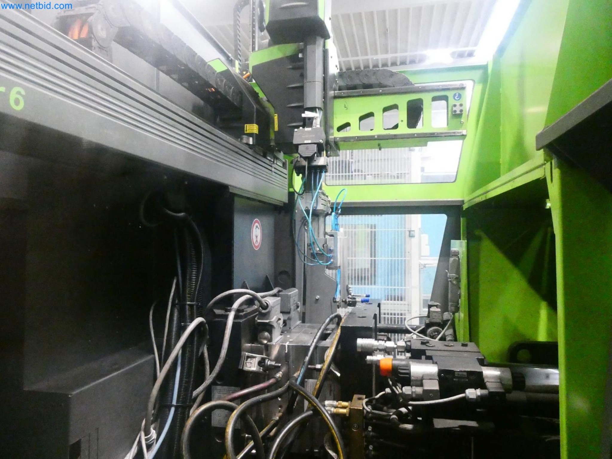 Engel Spritzgießmaschinen und Maschinen aus der Kunststoffindustrie-10