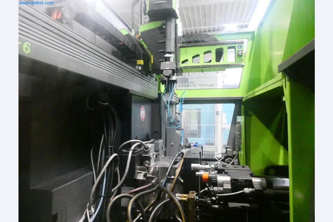 Engel Spritzgießmaschinen und Maschinen aus der Kunststoffindustrie-10