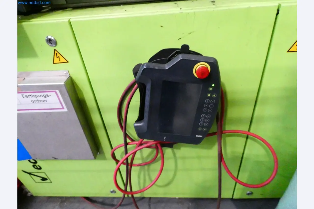 Engel Spritzgießmaschinen und Maschinen aus der Kunststoffindustrie-4