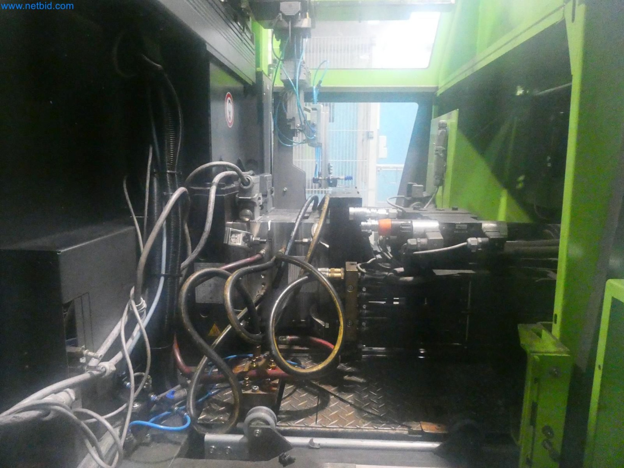 Engel Spritzgießmaschinen und Maschinen aus der Kunststoffindustrie-8