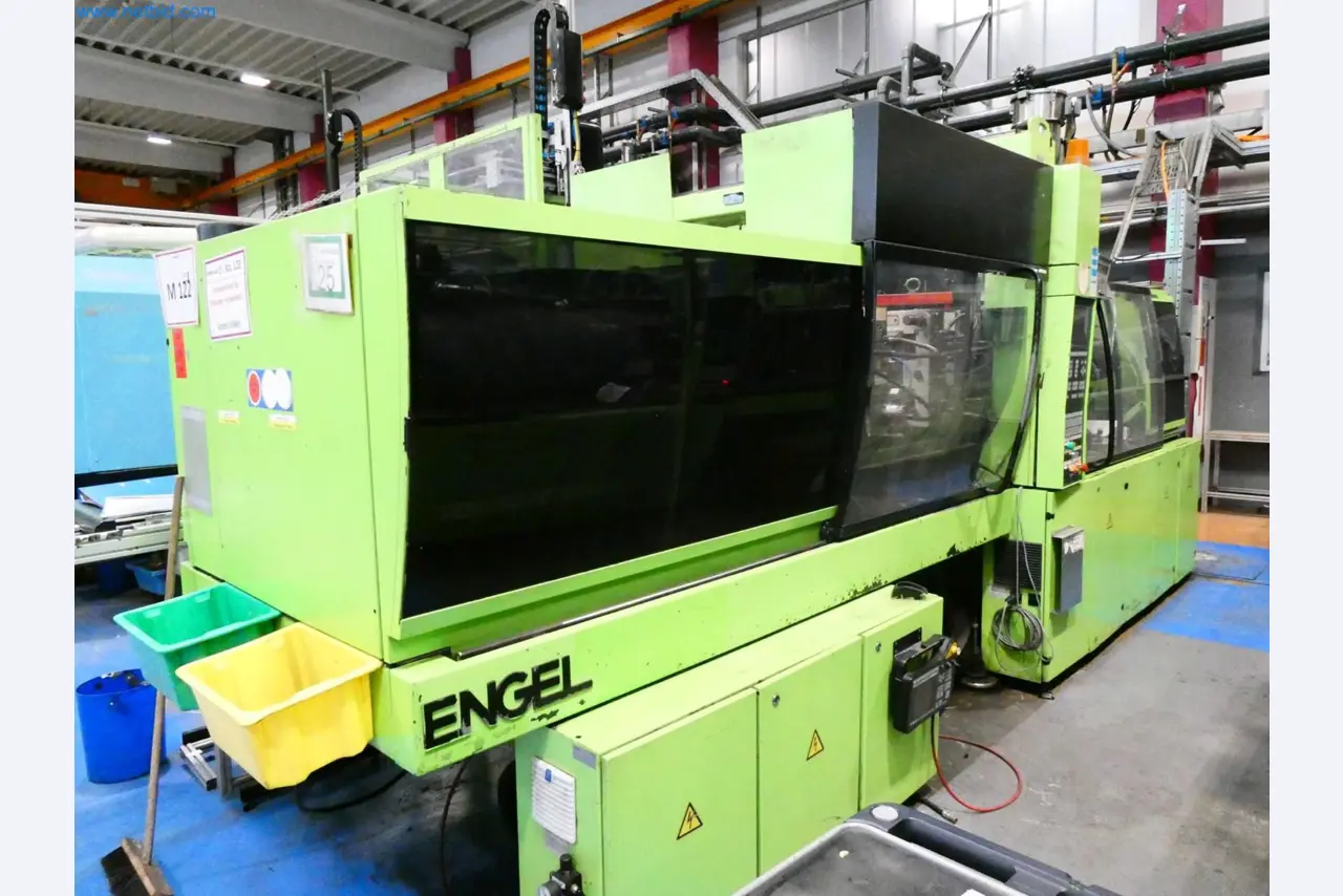 Engel Spritzgießmaschinen und Maschinen aus der Kunststoffindustrie-6