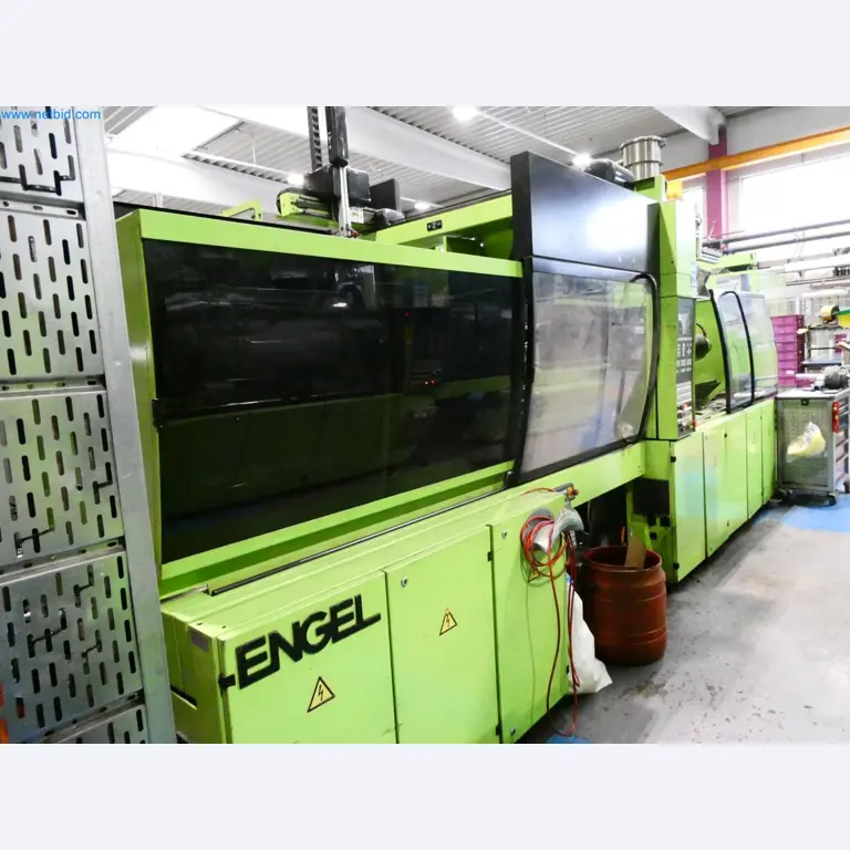 Engel Spritzgießmaschinen und Maschinen aus der Kunststoffindustrie-2